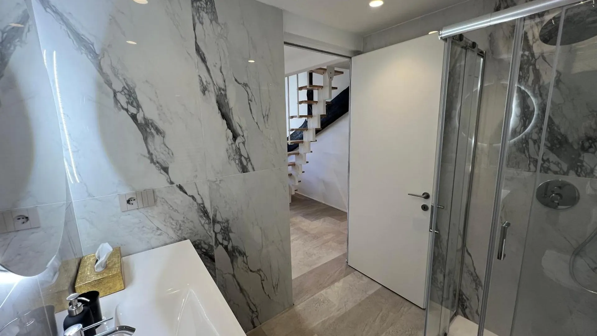 Apartment Daeiouz Residences II Milan